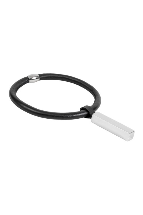 Skórzany naszyjnik choker z czarnego rzemienia z błyszczącą prostokątną zawieszką ze stali szlachetnej