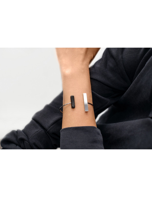 Delikatna bransoleta ze stali szlachetnej w kolorze srebrnym i czarnym
