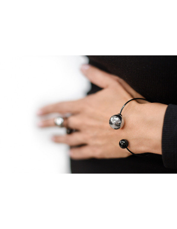 Komplet biżuterii ze stali szlachetnej z kulami srebrną i czarną