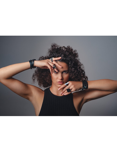 Pierścionek ze skóry i stali szlachetnej – szeroki, czarny, ręcznie wykonany Pierścionek ze skóry i stali szlachetnej – szeroki, czarny, ręcznie wykonany