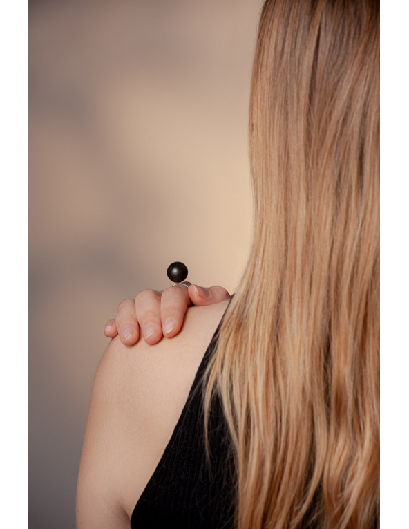 Pierścionek z dużą czarną kulą 16 mm z matowej stali szlachetnej