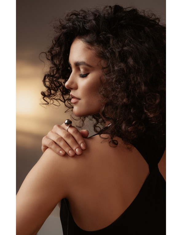 Pierścionek ze stali szlachetnej z dużą srebrną kulą