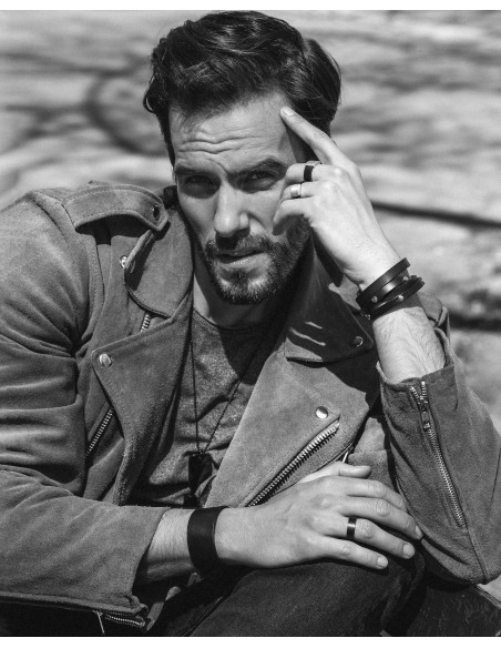 Męska skórzana bransoleta z matowym zapięciem magnetycznym w kolorze czarnym