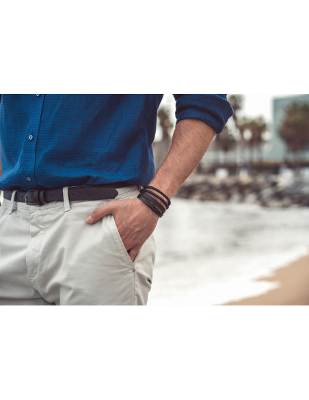 Męska bransoleta ze skóry naturalnej w czarnym kolorze z magnetycznym zapięciem