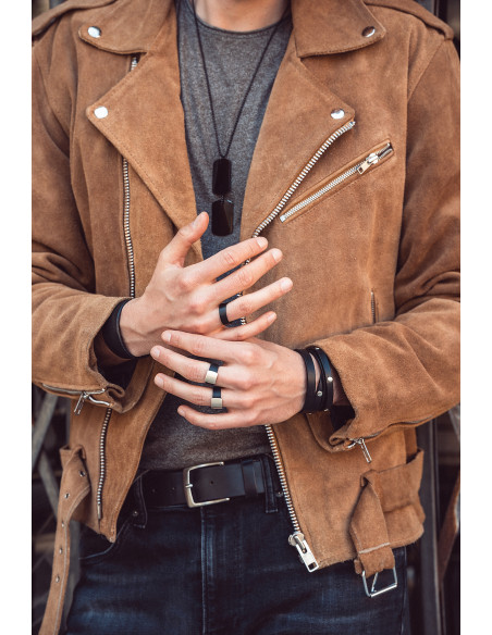 Męski pierścionek ze skóry i satynowanego srebra pr. 925 – czarny, nowoczesny