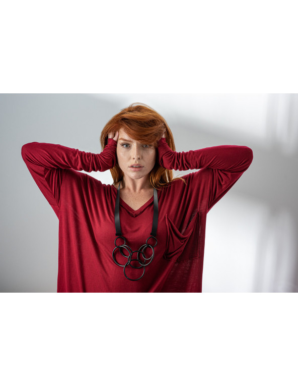 Długi naszyjnik ze skóry i czarnej matowej stali szlachetnej z dużymi kołami