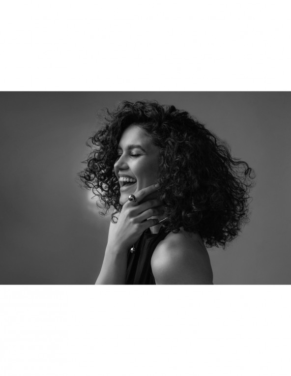 Złoty pierścionek z dużą kulą ze stali szlachetnej