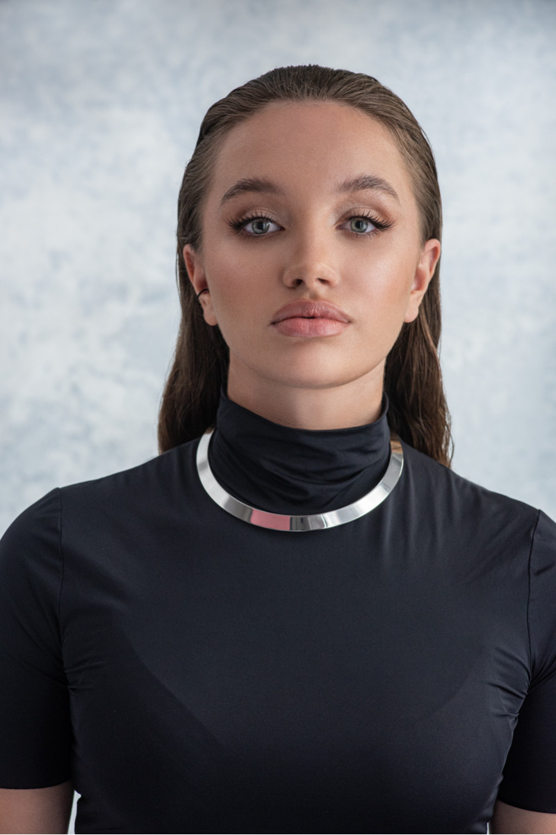 srebrny choker o szerokości 1 cm ze stali szlachetnej w błyszczącym wykończeniu