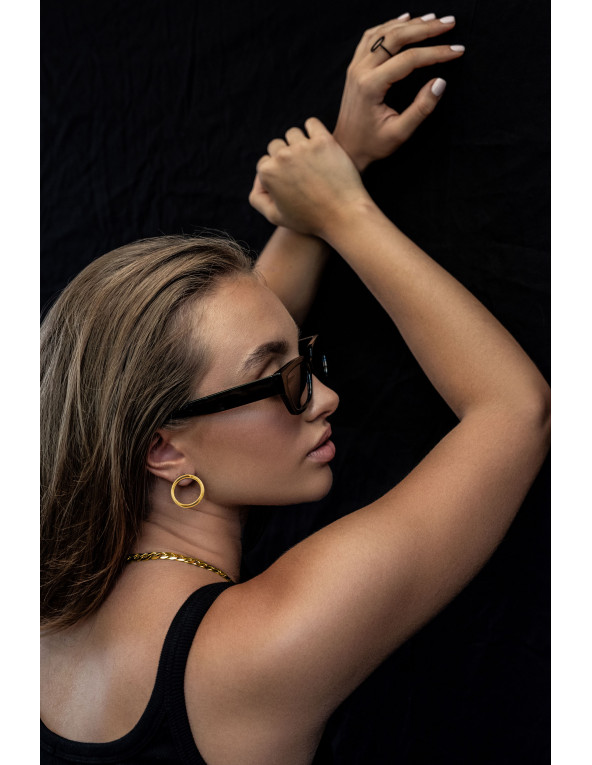 Kolczyki koła z pozłacanej stali szlachetnej w kolorze złotym z zapięciem na sztyft.