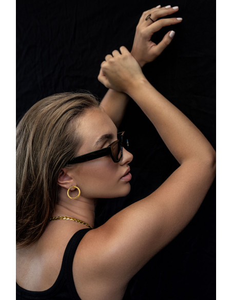 Kolczyki koła z pozłacanej stali szlachetnej w kolorze złotym z zapięciem na sztyft.