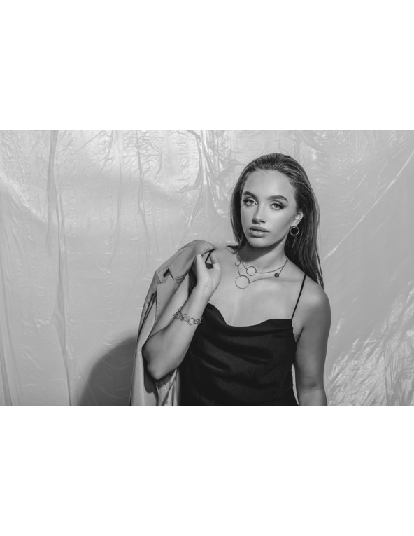 Delikatny, podwójny naszyjnik Koło ze stali szlachetnej w kolorze srebrnym lub złotym.