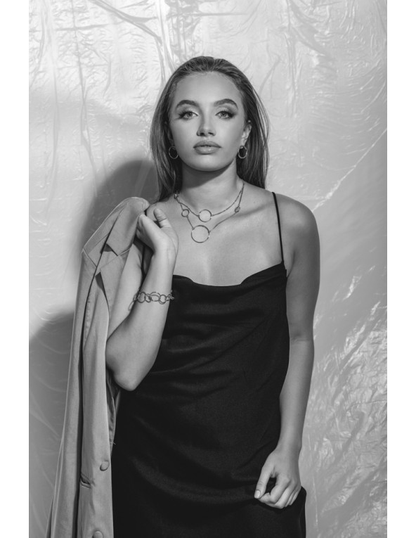 Delikatny, podwójny naszyjnik Koło ze stali szlachetnej w kolorze srebrnym lub złotym.