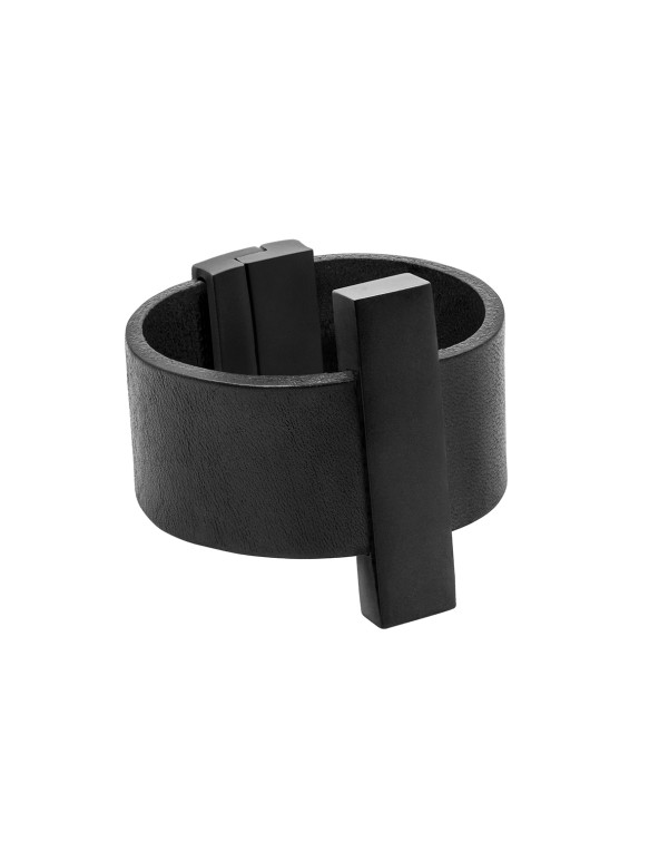 Bracelet in leather and matte black stainless steel