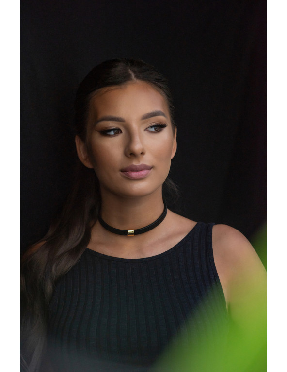 Złoty choker ze skóry naturalnej i stali szlachetnej – nowoczesna biżuteria handmade