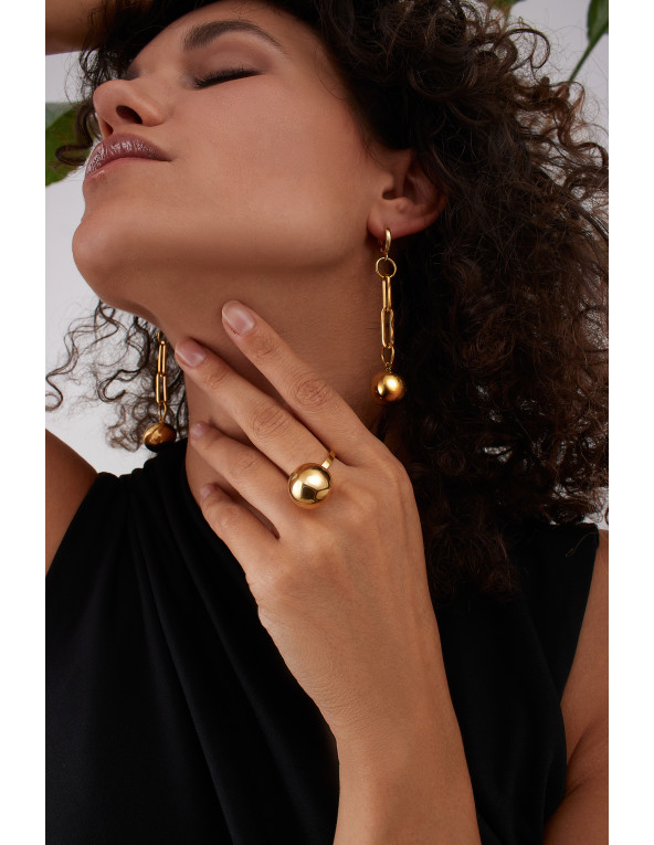 Złoty pierścionek z dużą kulą ze stali szlachetnej