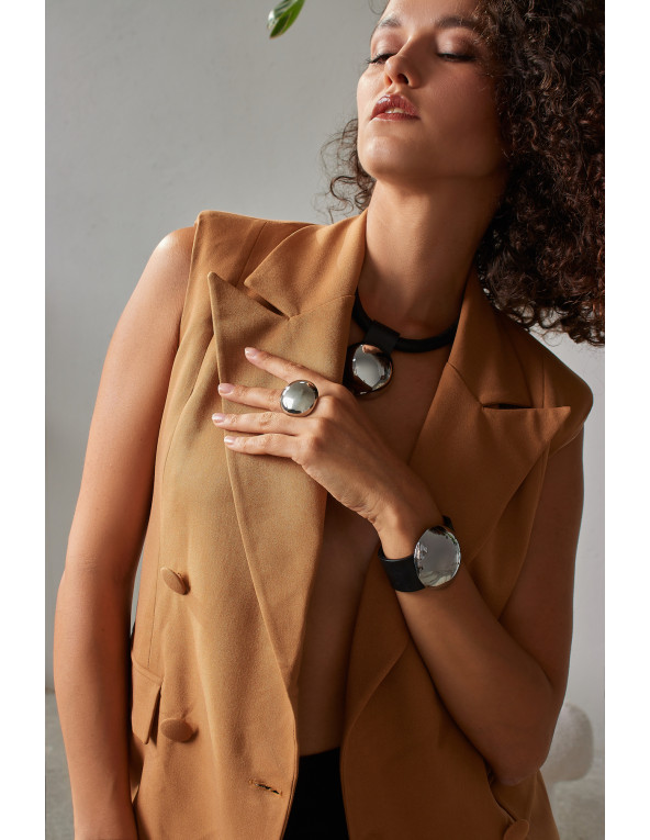 Bransoleta ze skóry z dużą błyszczącą kulą ze stali i magnetycznym zapięciem – nowoczesna, ręcznie wykonana