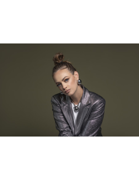 Lekkie srebrne kolczyki półkule ze stali szlachetnej w błyszczącym wykończeniu.