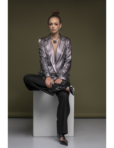 Lekkie srebrne kolczyki półkule ze stali szlachetnej w błyszczącym wykończeniu.