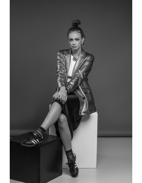 Lekkie srebrne kolczyki półkule ze stali szlachetnej w błyszczącym wykończeniu.