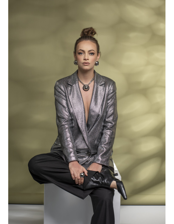 Lekkie srebrne kolczyki półkule ze stali szlachetnej w błyszczącym wykończeniu.