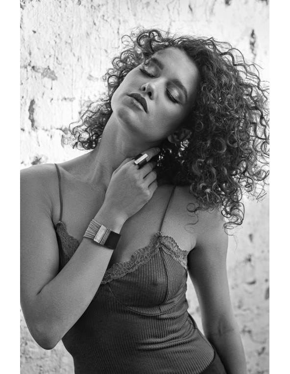 Bransoleta damska z siatki stalowej i naturalnej skóry z błyszczącym magnetycznym zapięciem