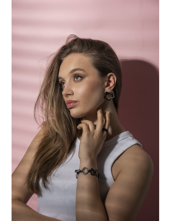 Kolczyki kwadraty 3w1 ze stali szlachetnej w kolorach czarny matowy i satynowy z geometrycznym designem.