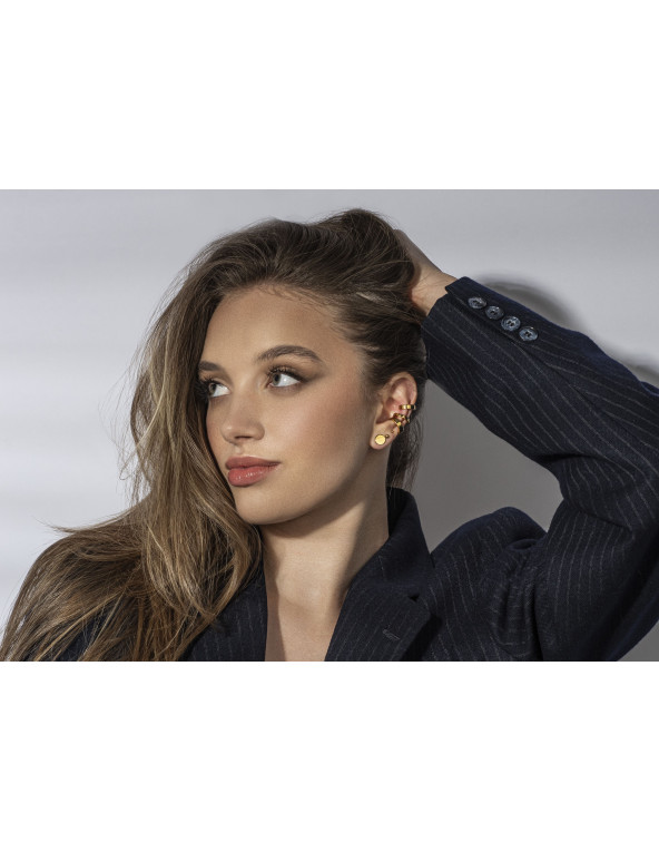 Złote kolczyki kuleczki 2 mm ze stali szlachetnej o błyszczącym wykończeniu.