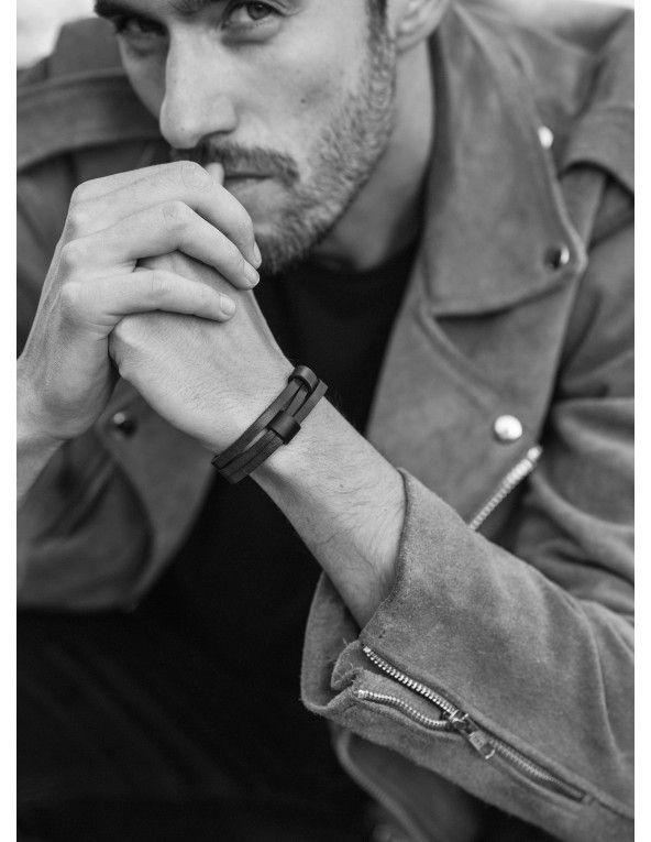 Męska czarna matowa skórzana bransoleta ze stalowym elementem