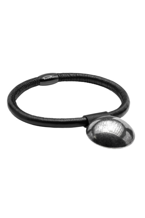 Skórzany choker z czarnego rzemienia z matową kulą ze stali szlachetnej i srebrnym magnetycznym zapięciem