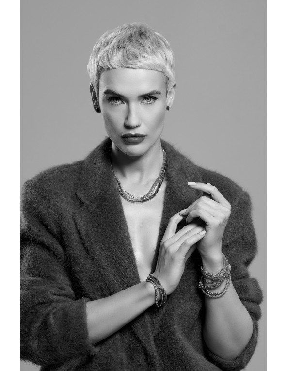 Bransoleta ze stali szlachetnej z połączonych łańcuszków z magnetycznym zapięciem