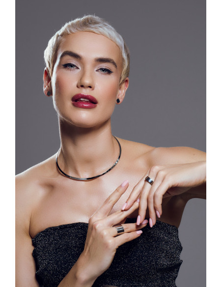 Delikatny srebrny choker ze stali szlachetnej w minimalistycznym stylu