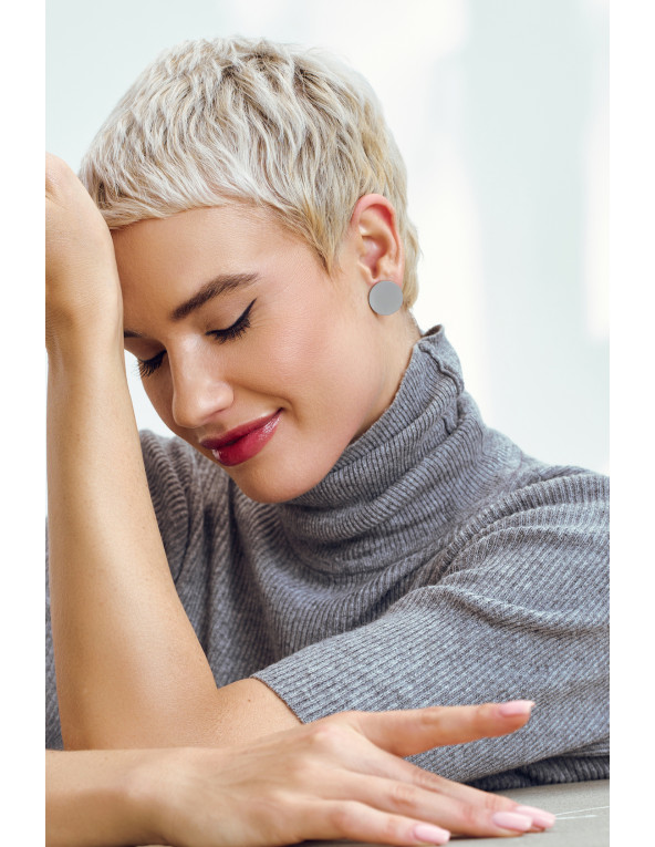 Kolczyki koła z satynowanej stali szlachetnej o subtelnym wykończeniu