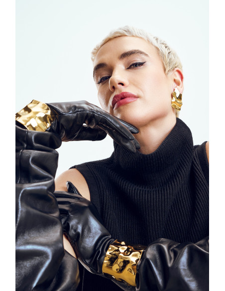 Złota szeroka bransoleta z gniecionej stali szlachetnej o błyszczącym wykończeniu