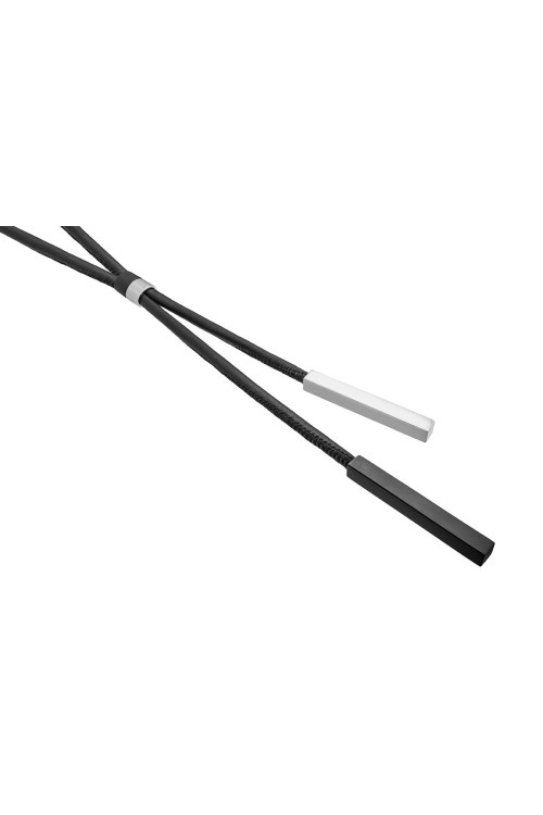 Naszyjnik z czarnej skóry i stali szlachetnej – regulowany, minimalistyczny design