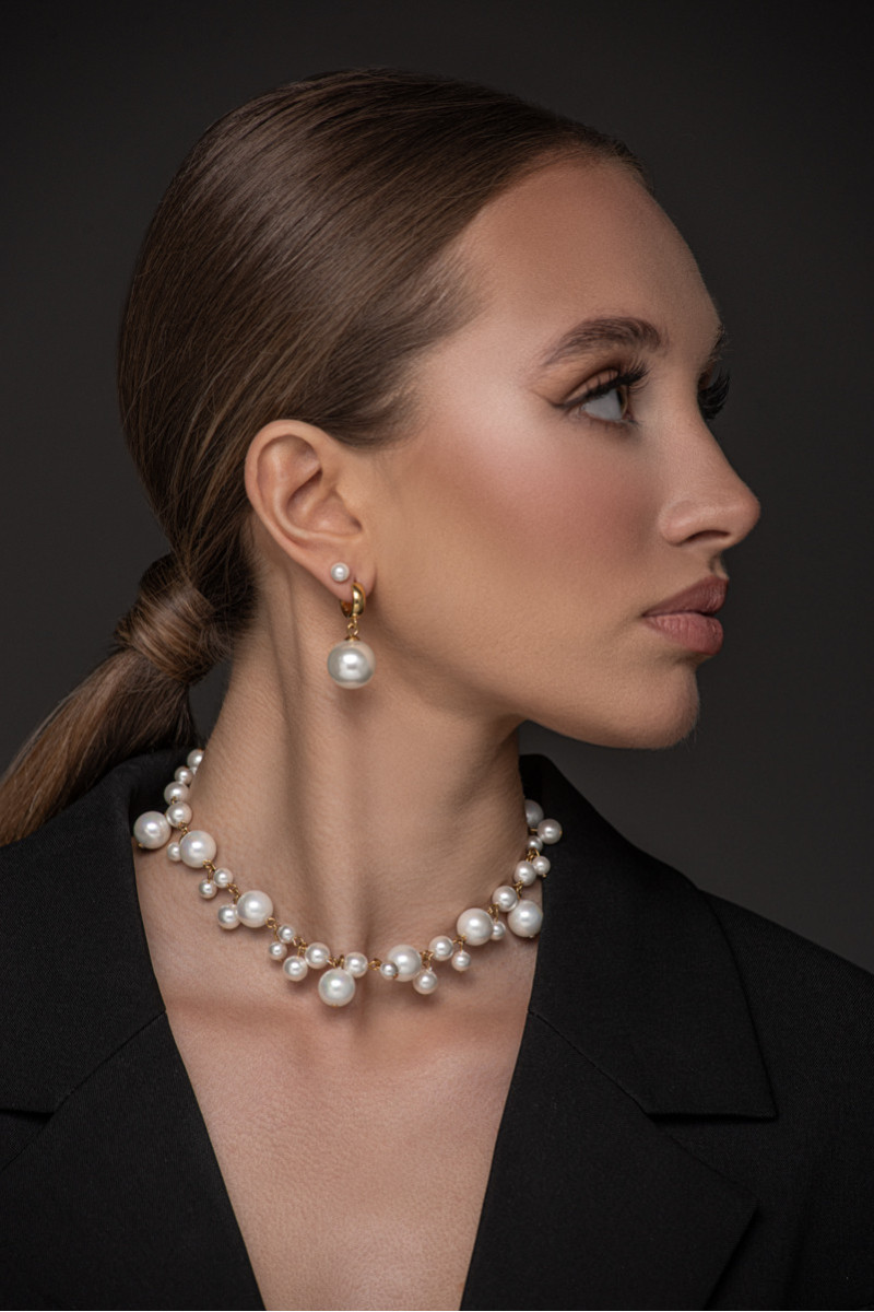 Kolczyki pozłacane kółka z dużą perłą typu shell 16 mm ze srebra pozłacanego 24K