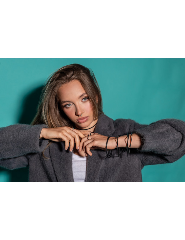 Czarny matowy delikatny choker ze stali szlachetnej o minimalistycznym designie