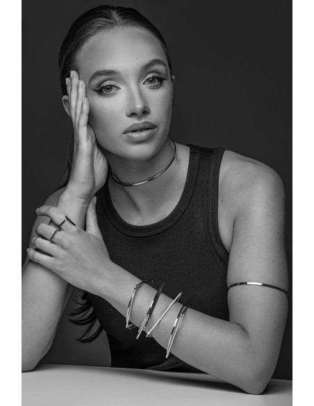 Srebrny delikatny choker ze stali szlachetnej o klasycznym designie