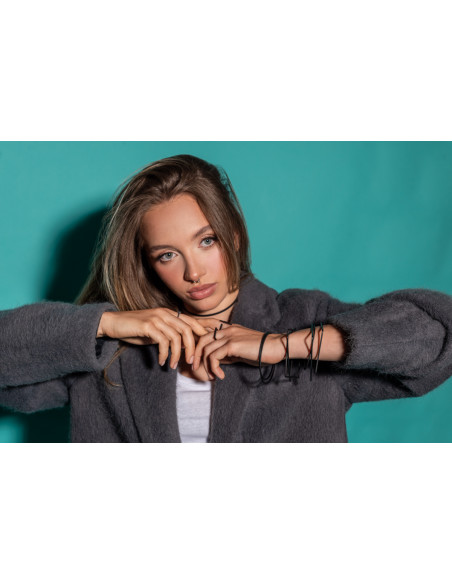 Czarna matowa delikatna bransoleta koło ze stali szlachetnej o nowoczesnym designie