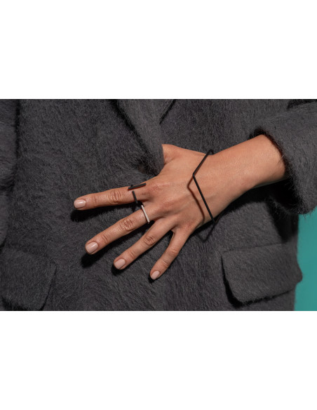 Czarna matowa delikatna bransoleta kwadrat ze stali szlachetnej