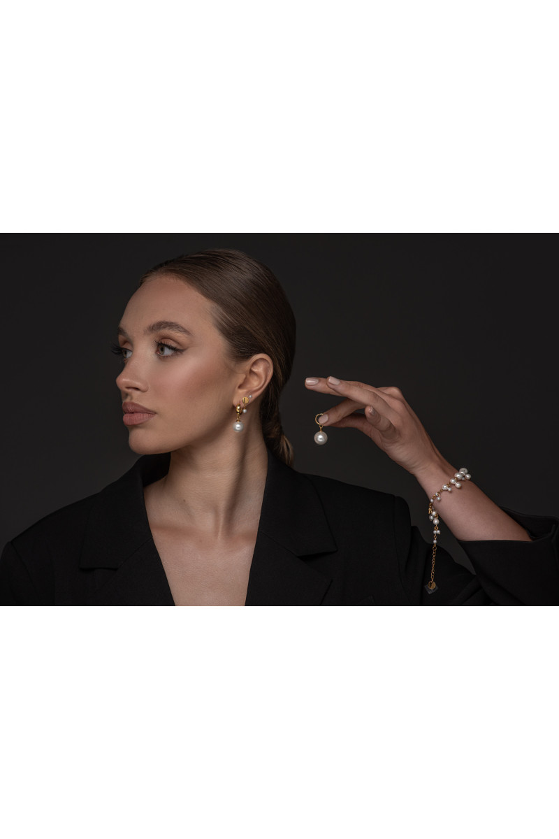 Kolczyki pozłacane kółka z perłą typu shell 14 mm ze srebra pozłacanego 24K