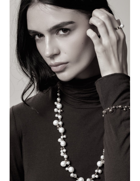 Piękny naszyjnik z białych pereł