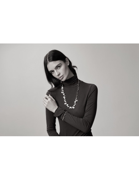 Piękny naszyjnik z białych pereł