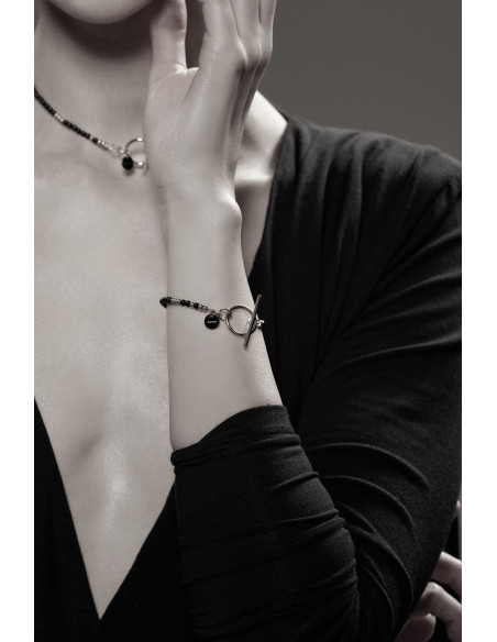 Delikatna bransoletka z onyksów i srebrnych kuleczek