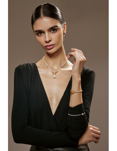 Subtelna bransoleta z delikatnych pereł typu shell