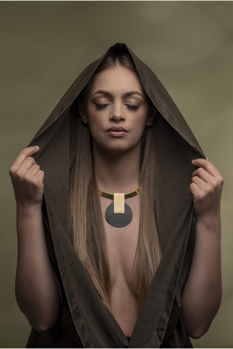 Nowoczesny choker z pozłacanej stali szlachetnej | moora.pl